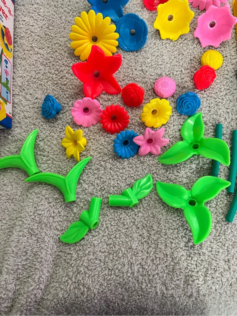 Playskool Create-a-Flower 33-Piece Basic Set MPN 846 Vintage 1992